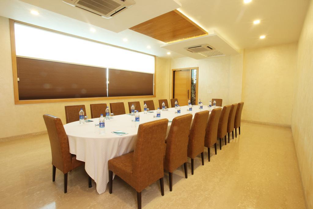 Radha Kund Wingston A Treehouse Hotel Goverdhan מראה חיצוני תמונה