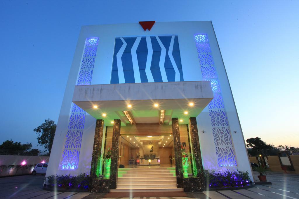 Radha Kund Wingston A Treehouse Hotel Goverdhan מראה חיצוני תמונה